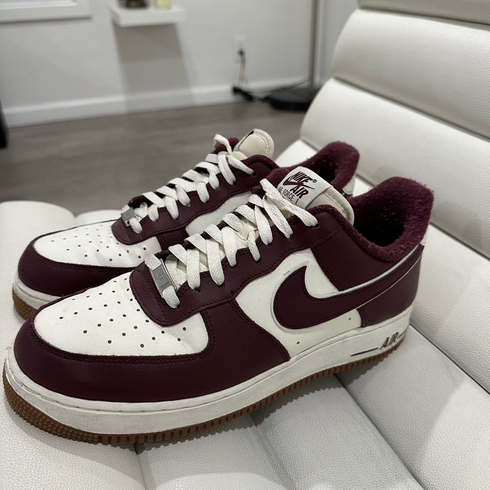 Nike Men's Sneakers Air Force 1 07 Lv8- Burgundy and White US 10.5